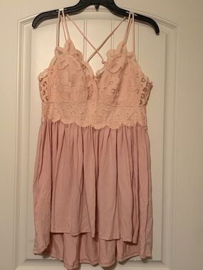 Zenana Outfitters Lace Tank Top in Blush Pink